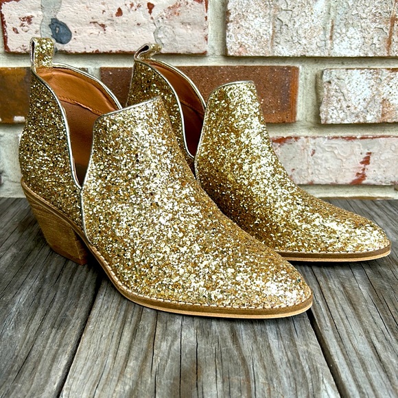 boutique by Corkys Shoes Corkys Boutque Gold Glow Up Flair Western